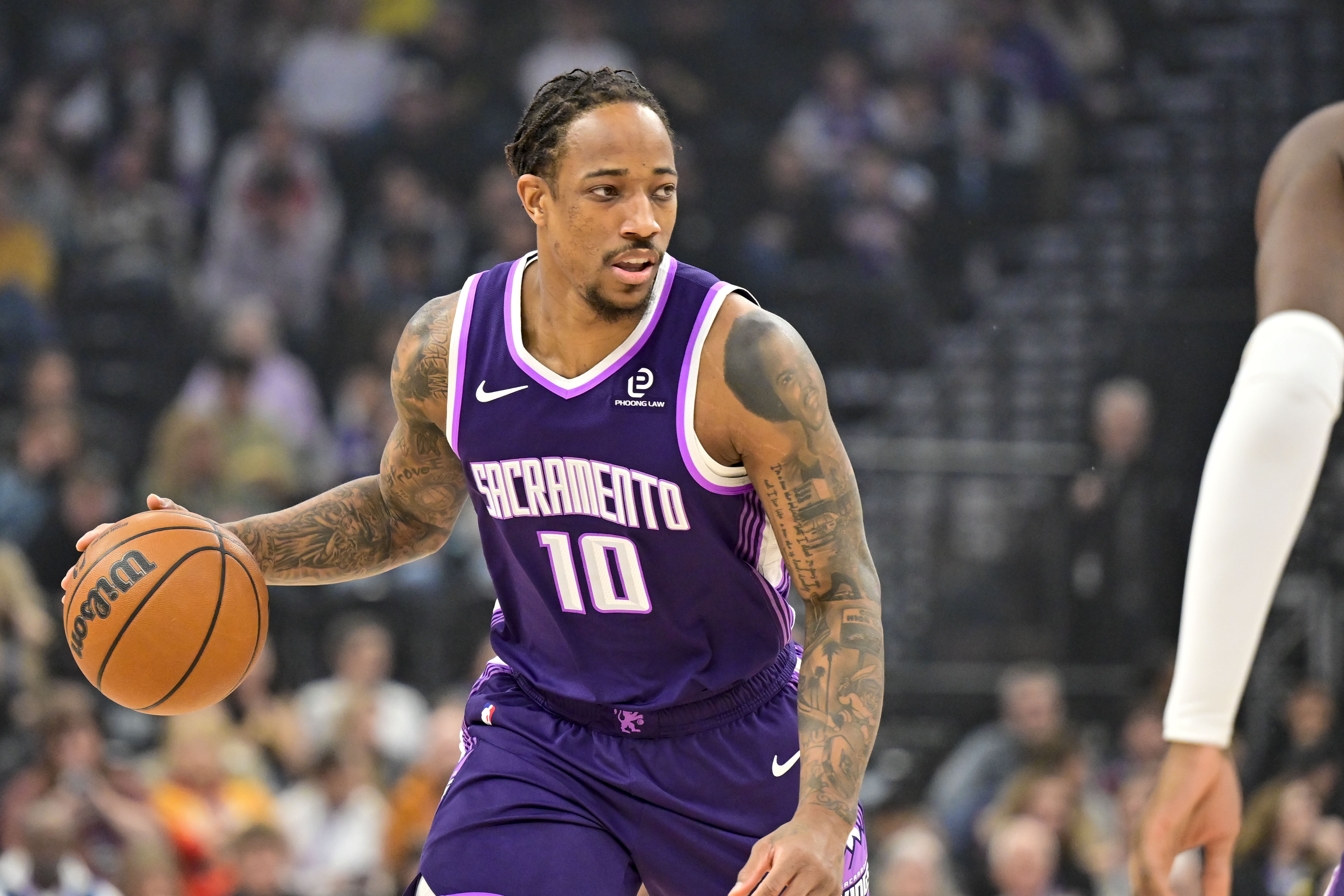 开云官网-得分能力&amp;持续性缺一不可！总得分前20全员出场数超1k 老詹超1.6k