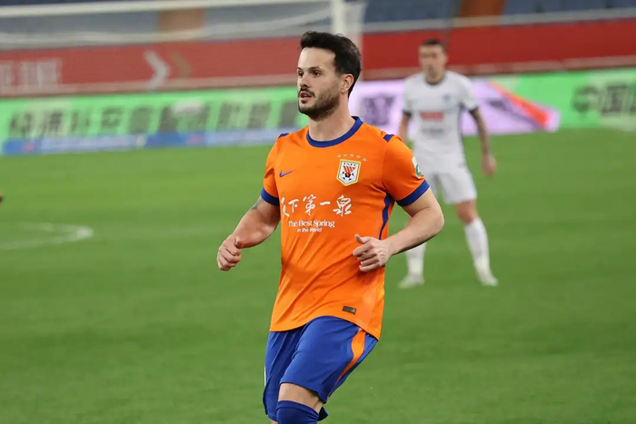 kaiyun-摆烂养老，泰山队高层怎么想的，瓦科续约并非1+1，而是选择高薪+长约|卡扎伊什维利|山东泰山|大连英博|韩鹏|合同_新浪体育_新浪新闻